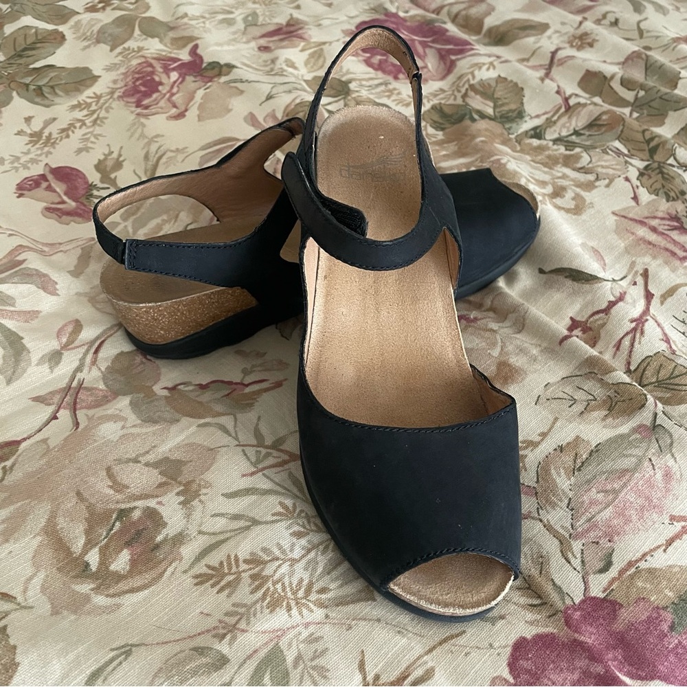 Dansko Sandals Size 38 7.5-8 Black
